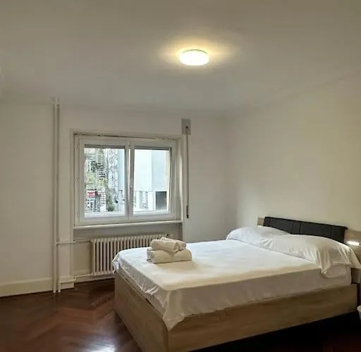 Con Balcon En El Centro 洛桑