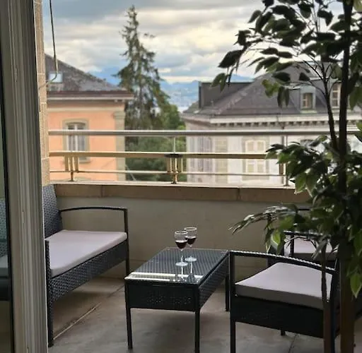 Con Balcon En El Centro * 洛桑