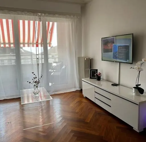 Con Balcon En El Centro 洛桑